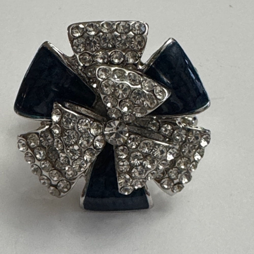 Paparazzi Persuasive Pizzazz Ring NWT